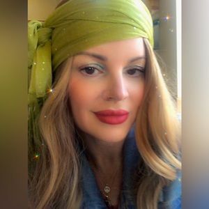 Meet your Posher, Elisa